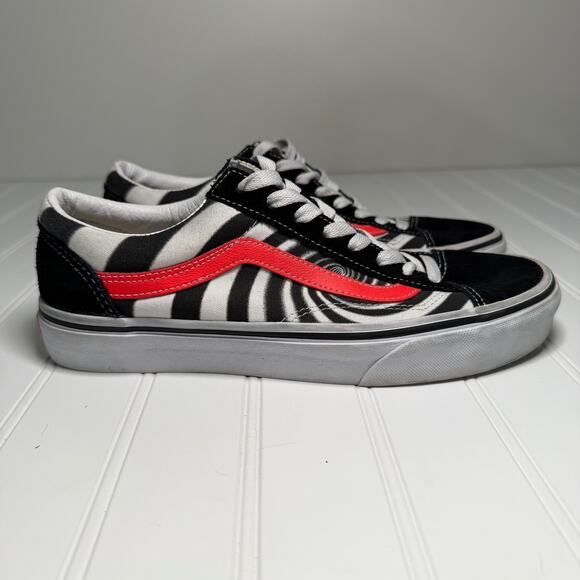 Vans Old Skool Women’s 9 Black Fiery Coral Swirl Zebra Print Skate Shoes Retro - Picture 3 of 8
